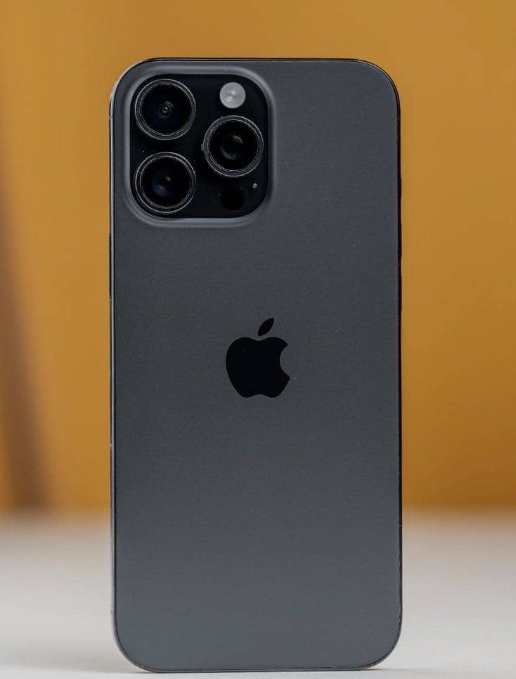 Apple iPhone 16 Pro Max 0