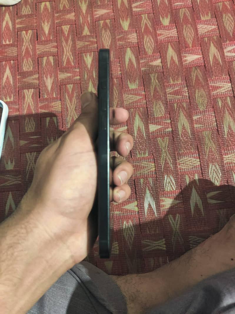 Apple iPhone 15 Pro Max 2