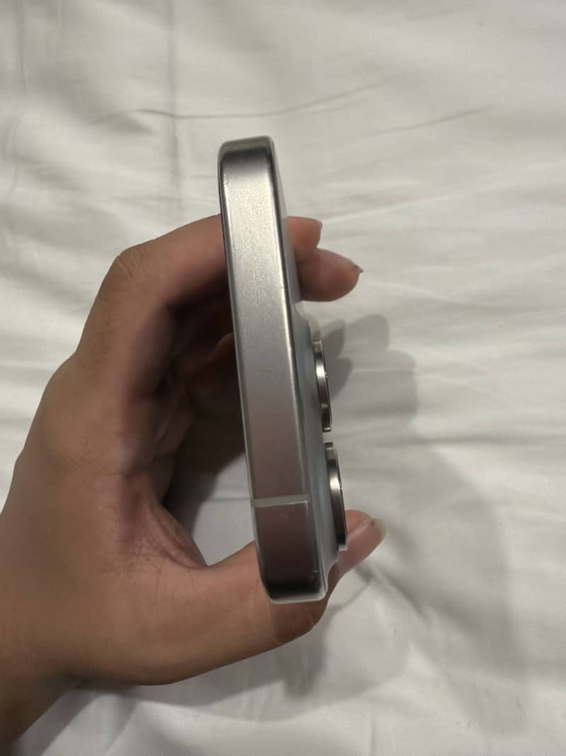 Apple iPhone 15 Pro 1