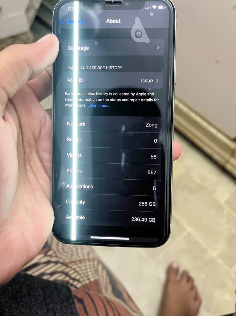 Apple iPhone X 4