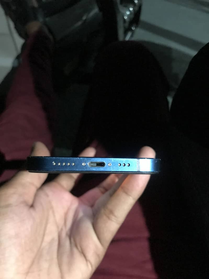 Apple iPhone 12 2