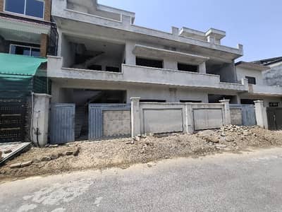 10 Marla Grey Structure With Basement ( 5 Marla Sepration Possible)