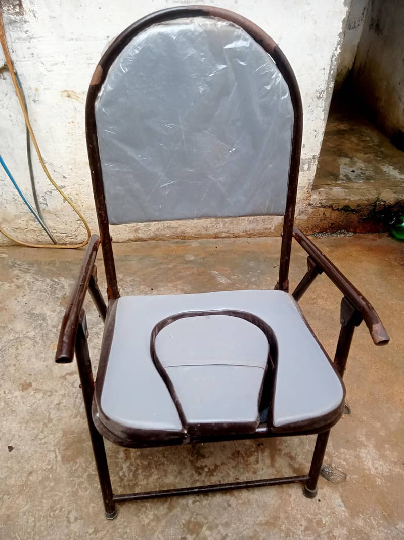 commode chair 3