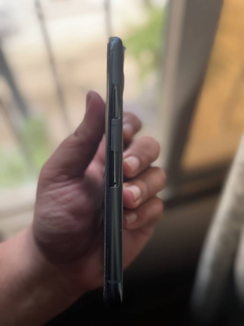 iphone 11 pro 4