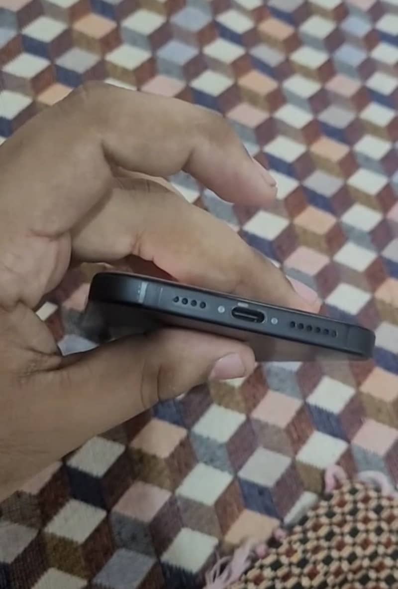 Apple iPhone 15 plus 5