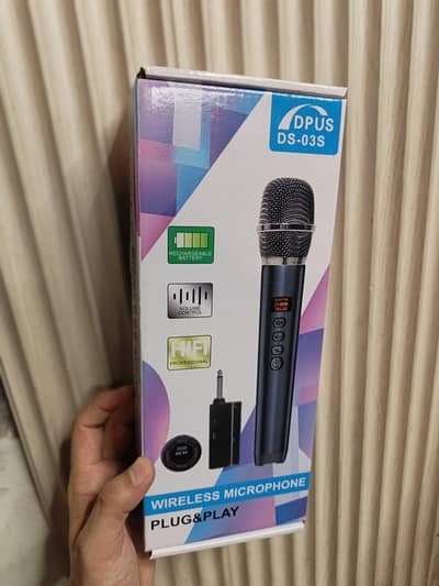 DPUS DS-03S Wireless Handheld Microphone - Plug & Play (Slightly Used)