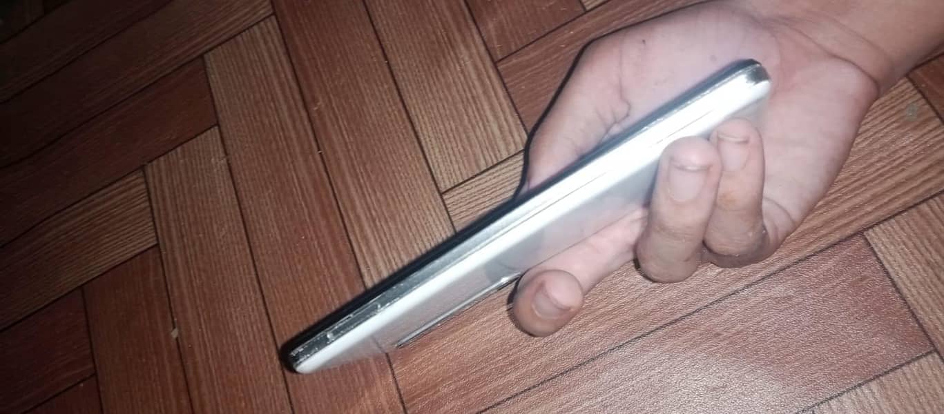 Sharp Aquos R5G 2