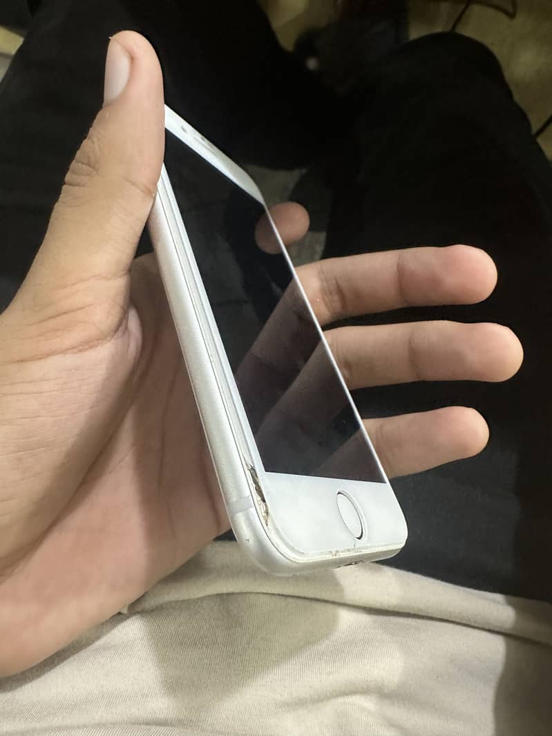 Apple iPhone 8 6