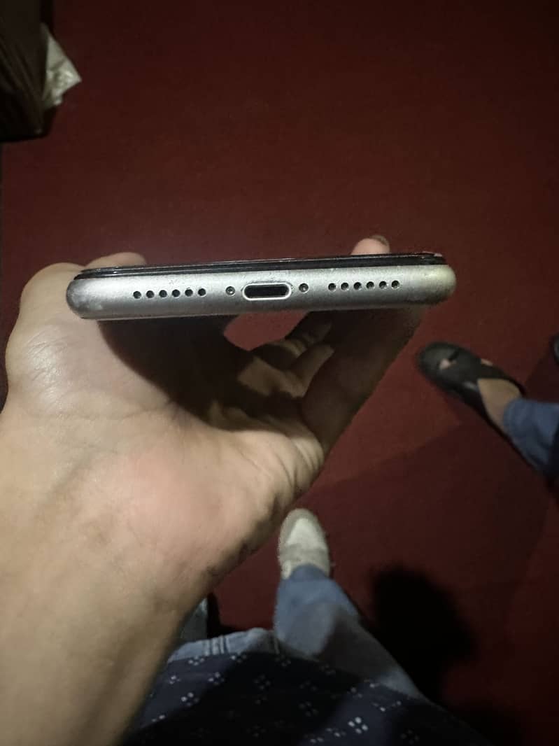 Apple iPhone 11 6
