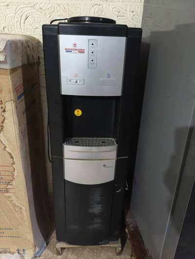 Water Dispenser with Refrigerator