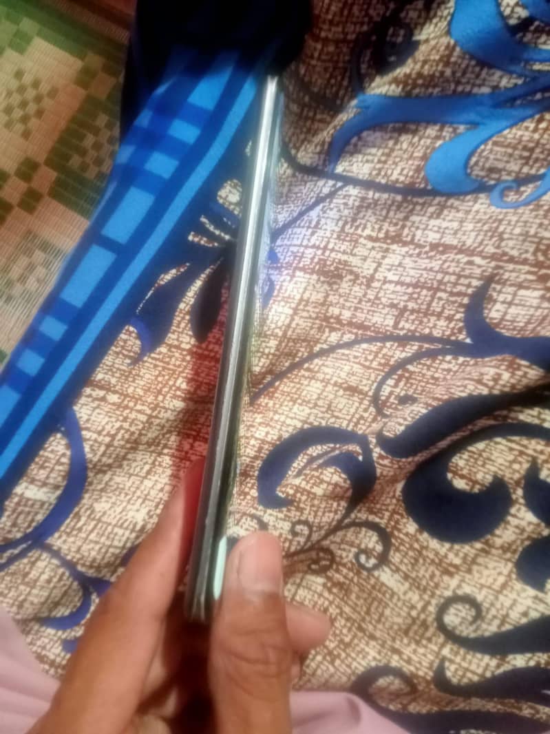 Sharp Aquos Zero 2 1