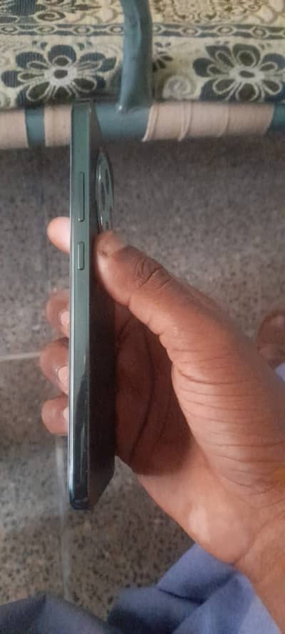 OPPO Reno12 F