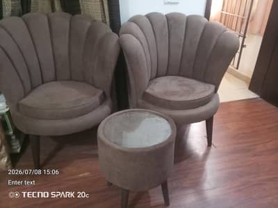 Royal sized 2 Bedroom Chairs with a Table