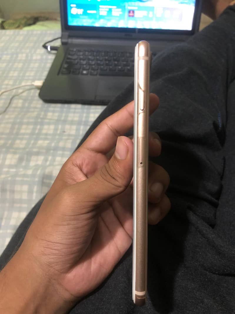 Apple iPhone 8 Plus 2