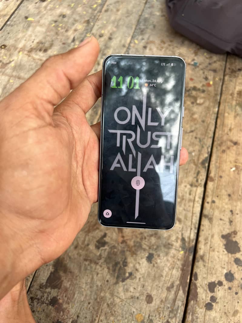 Google Pixel 8 2