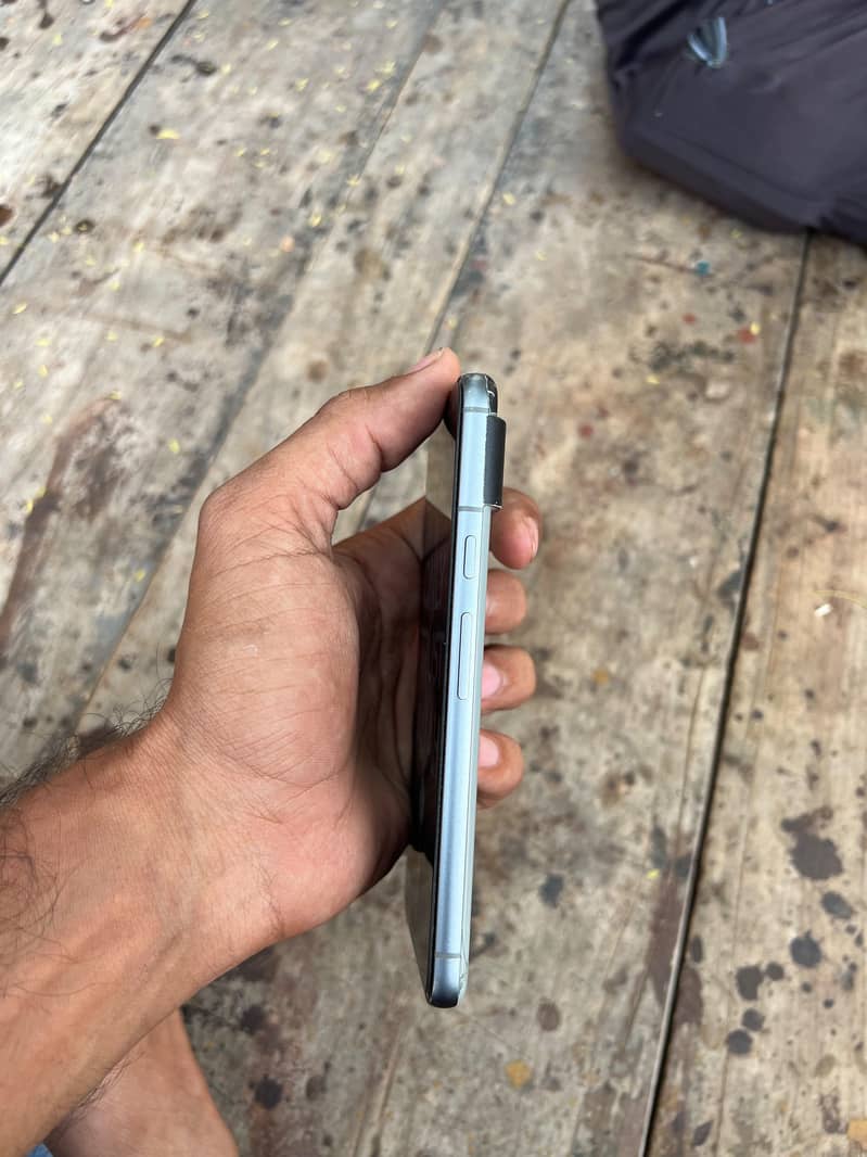 Google Pixel 8 3