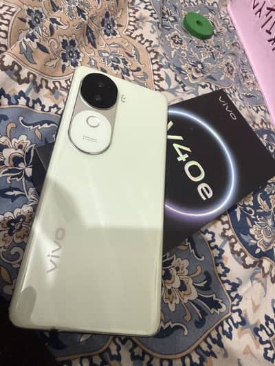 Vivo V40e