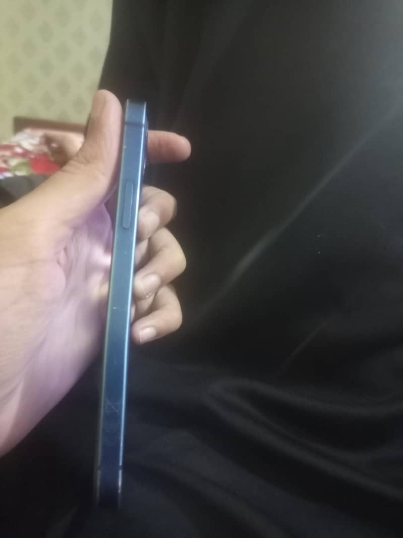 Apple iPhone 12 2