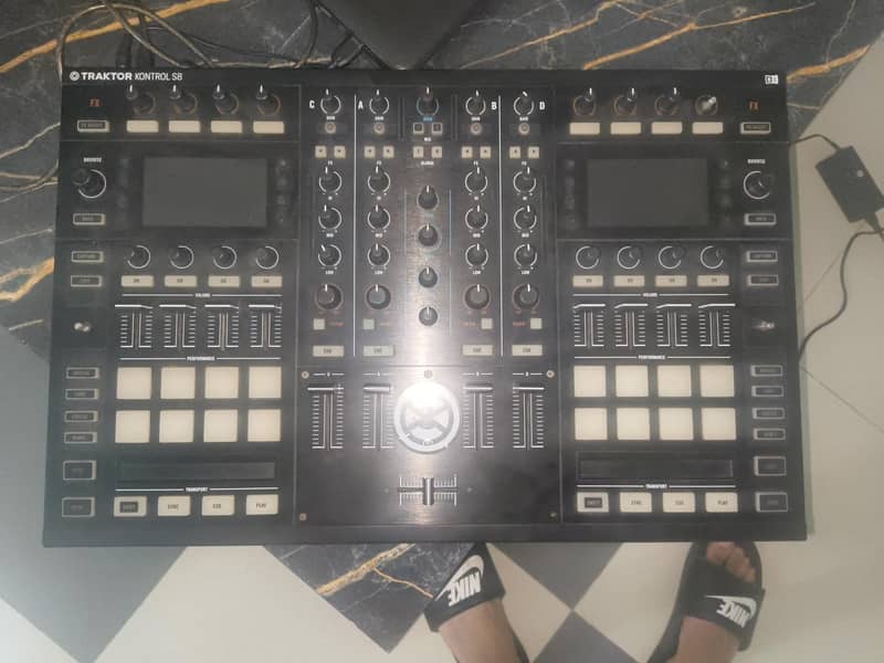 TRAKTOR S8 0
