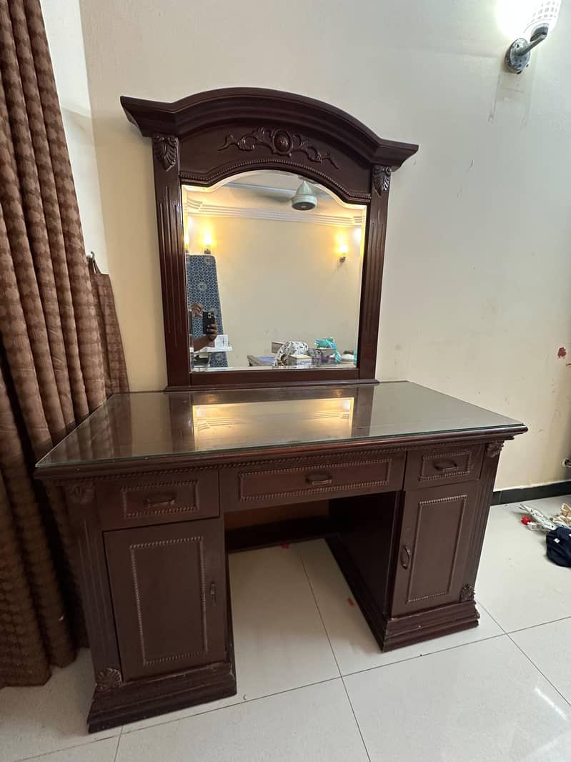 bed set with dressing table 3