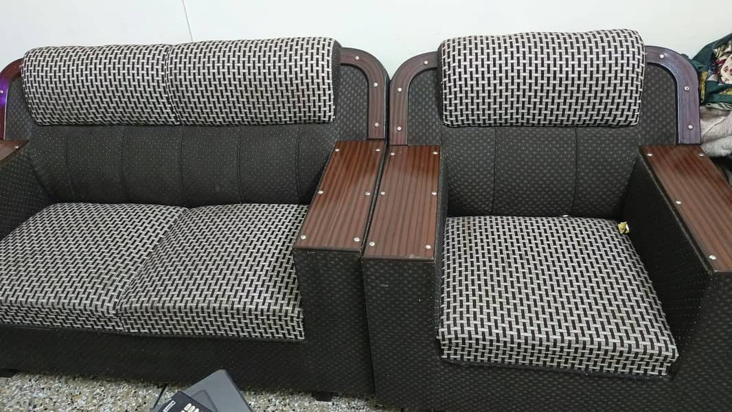 3 sofas 0