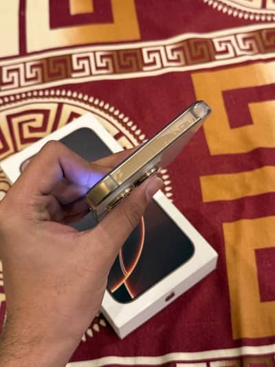 Apple iPhone 16 Pro Max