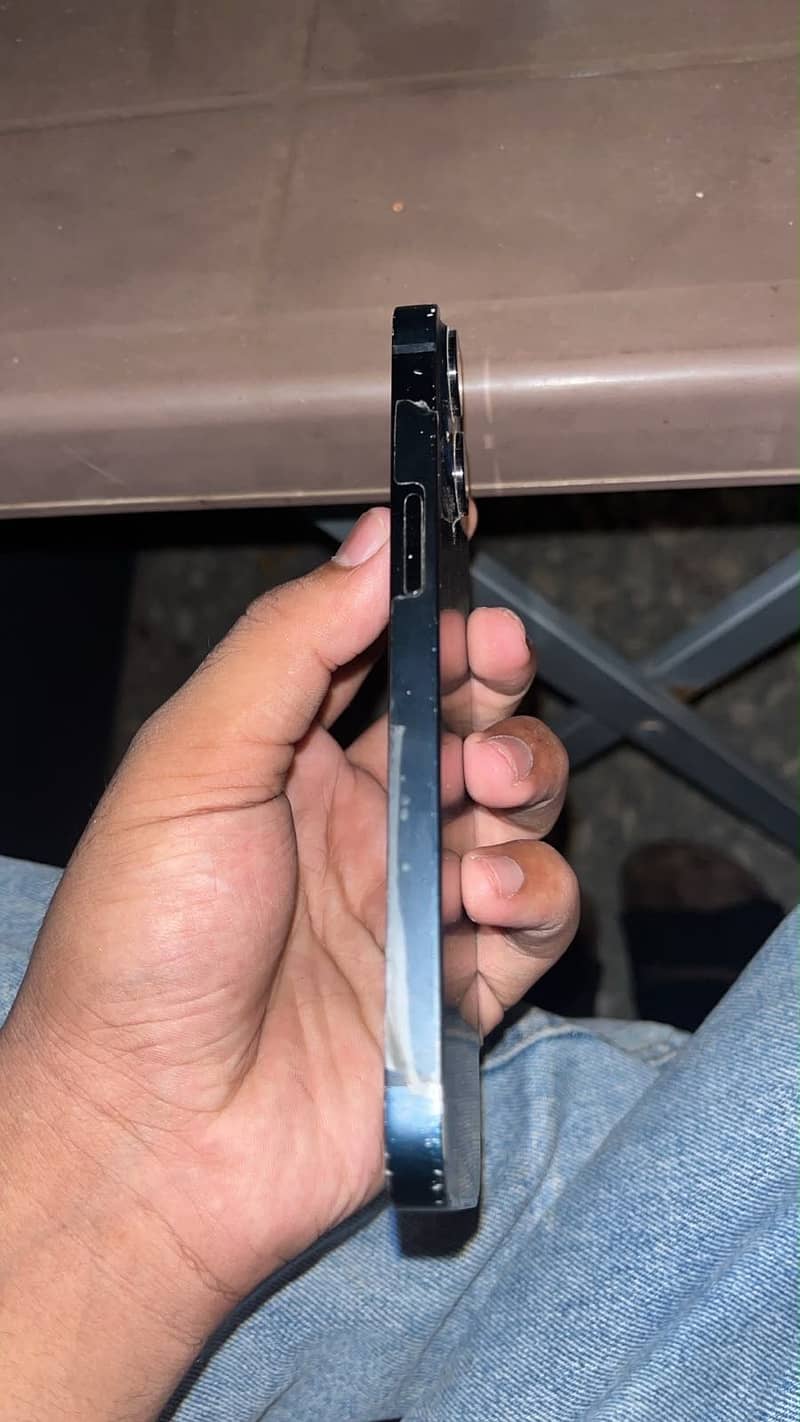 Apple iPhone 13 1