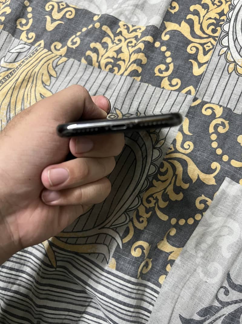 Apple iPhone X 2