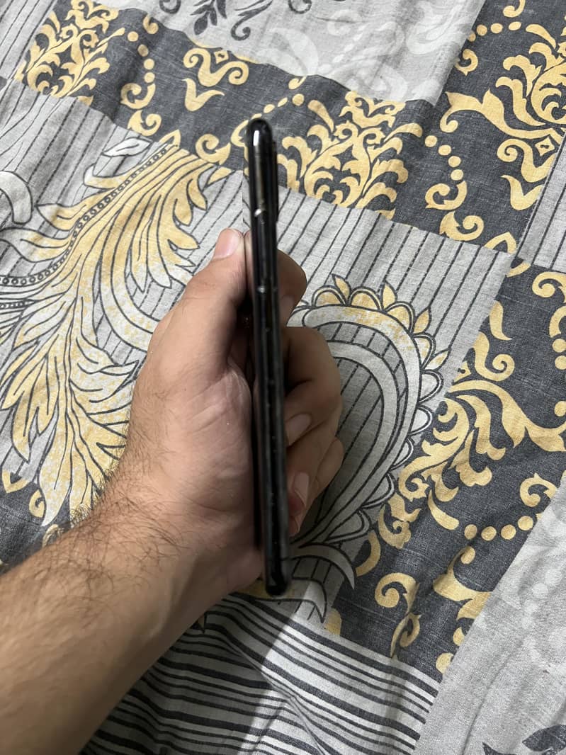 Apple iPhone X 5