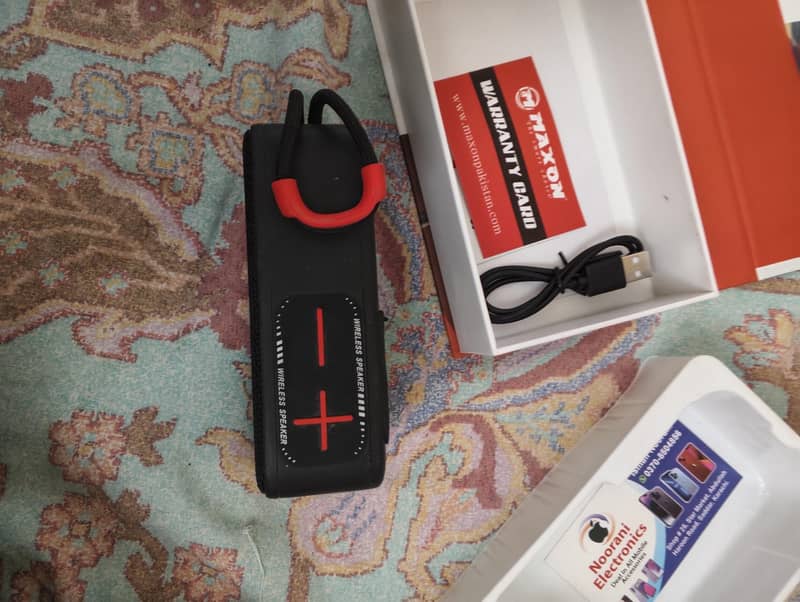 Maxon Bluetooth speaker . 2