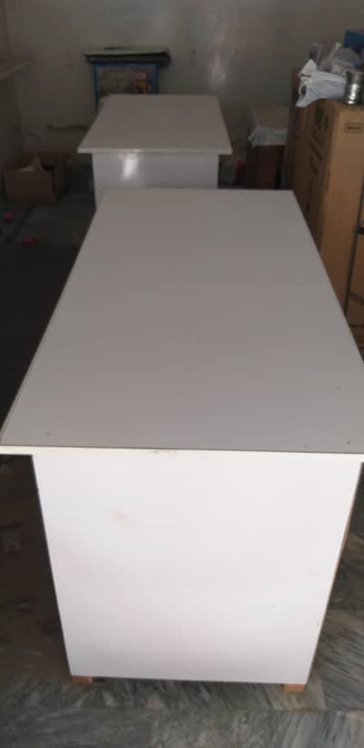 shop Tables
