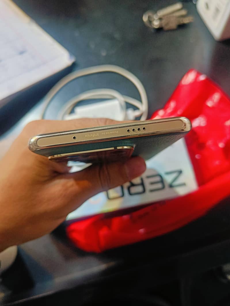 Infinix Zero 30 3