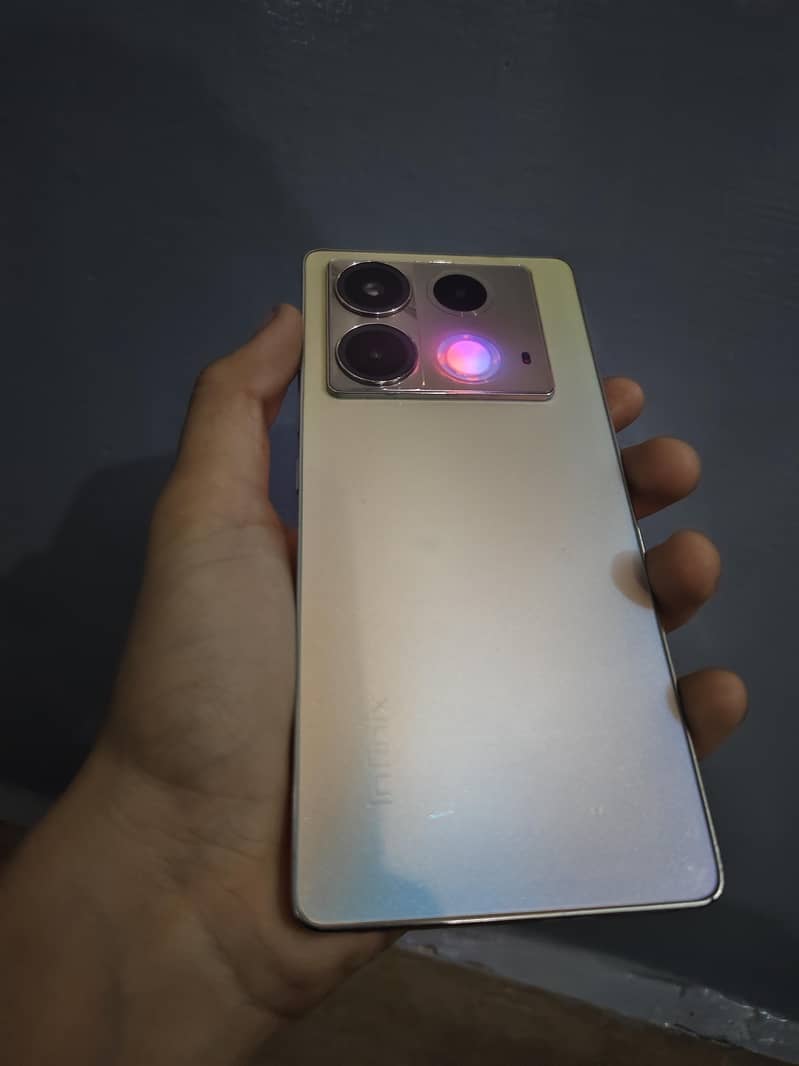 Infinix Note 40 6