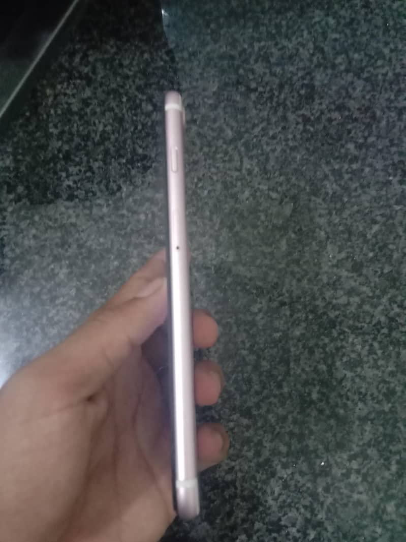 Apple iPhone 7 Plus 2