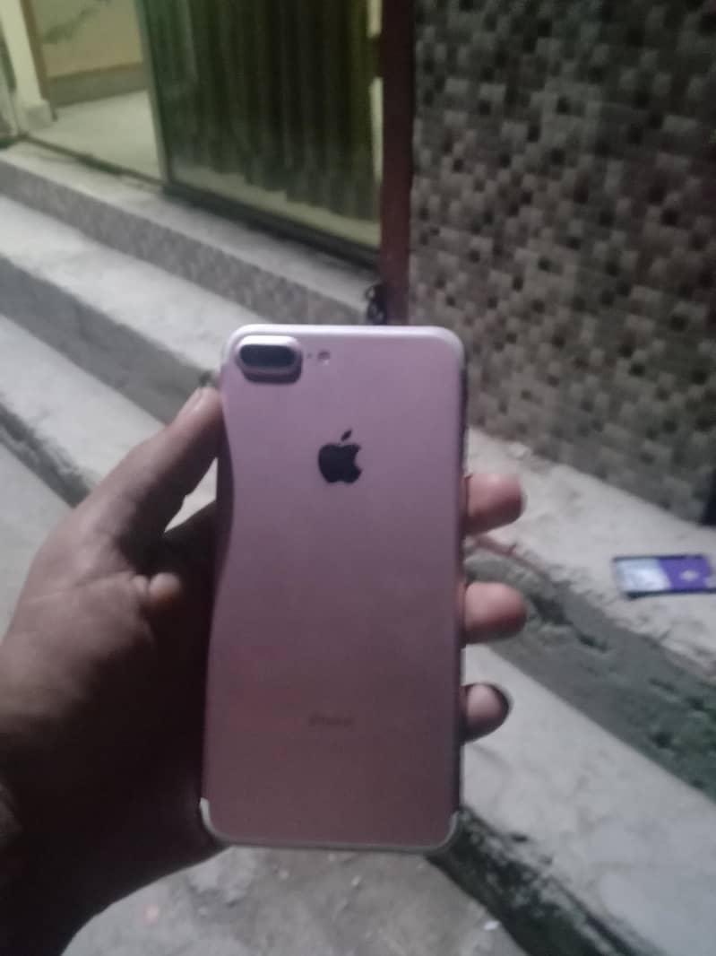 Apple iPhone 7 Plus 3