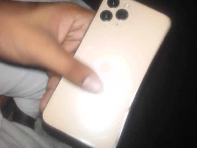 Apple iPhone 11 Pro 1