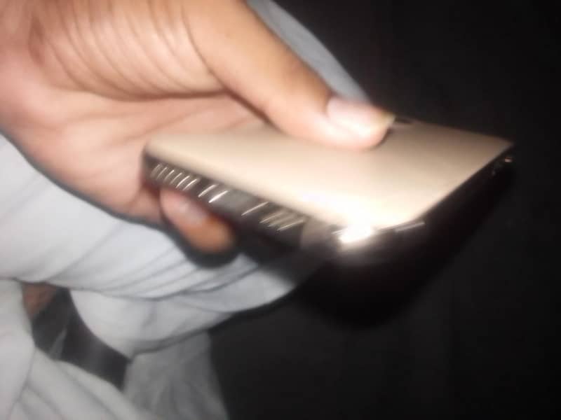 Apple iPhone 11 Pro 2