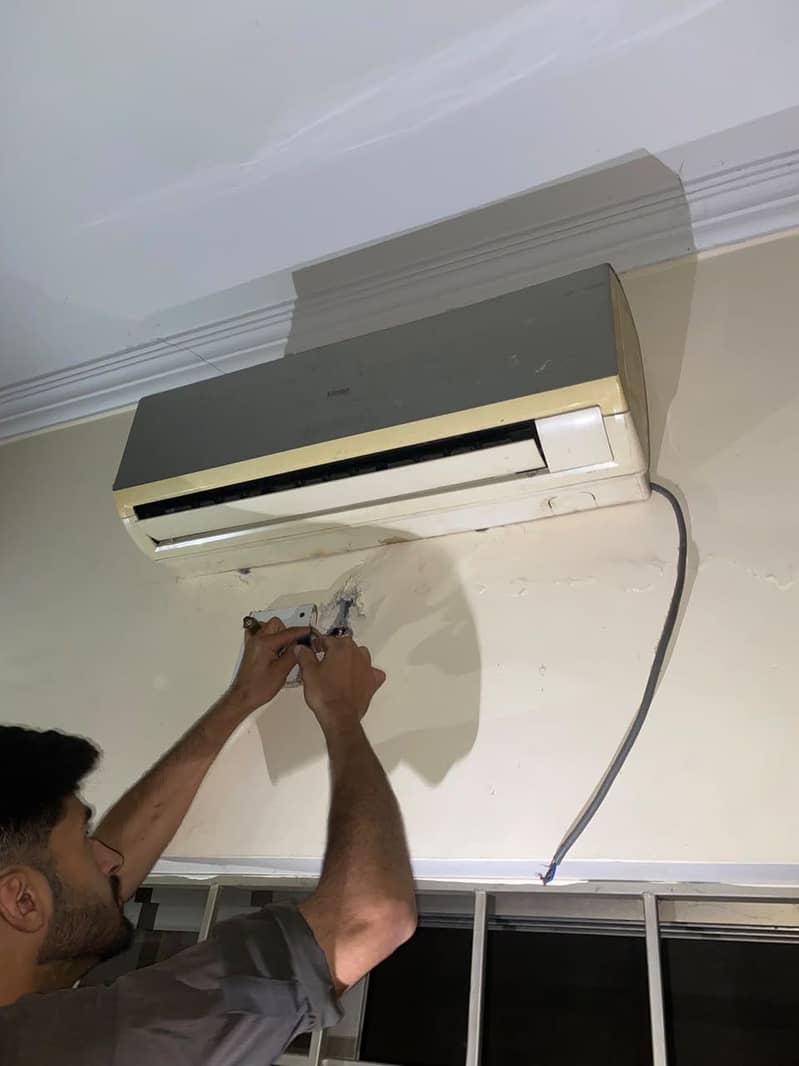 Split type room air conditioner outer unit 0