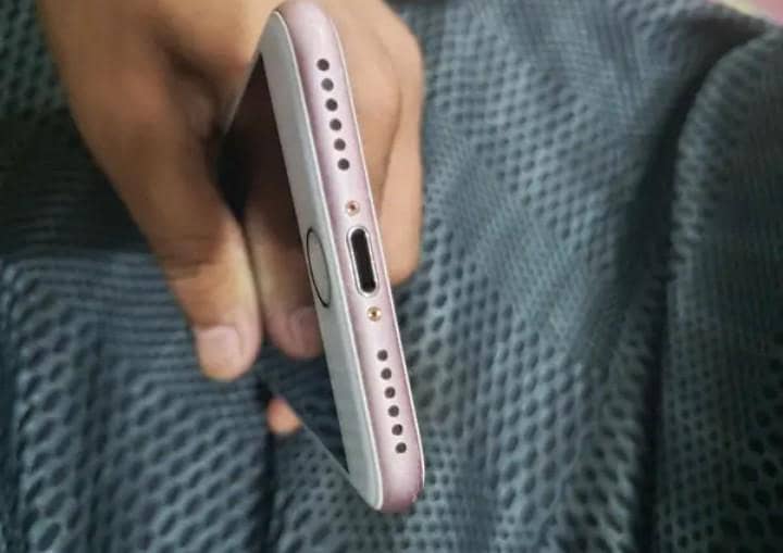 Apple iPhone 7 1