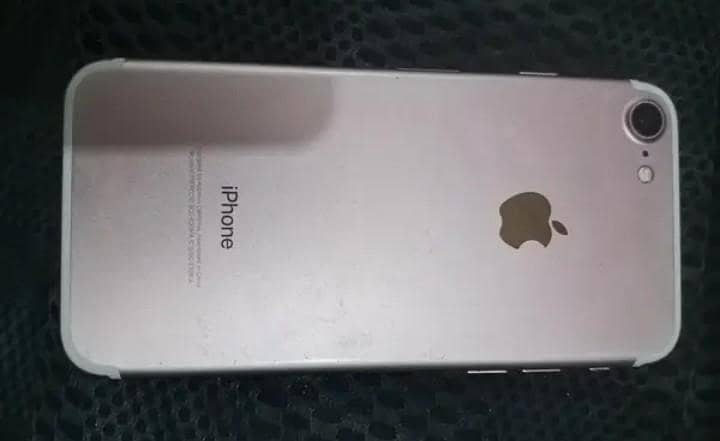 Apple iPhone 7 5