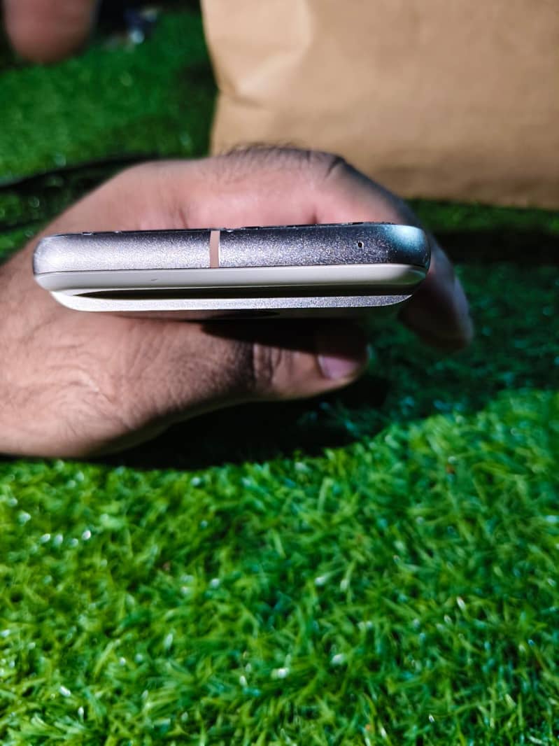 Google Pixel 8 2