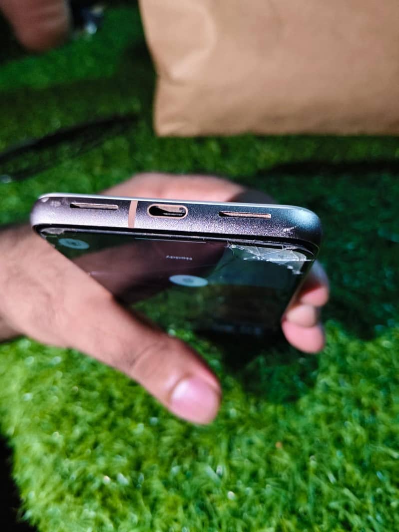 Google Pixel 8 3