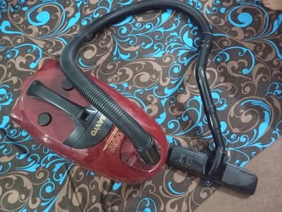 Hardly used  bagless vacuum cleaner avaible in good condition