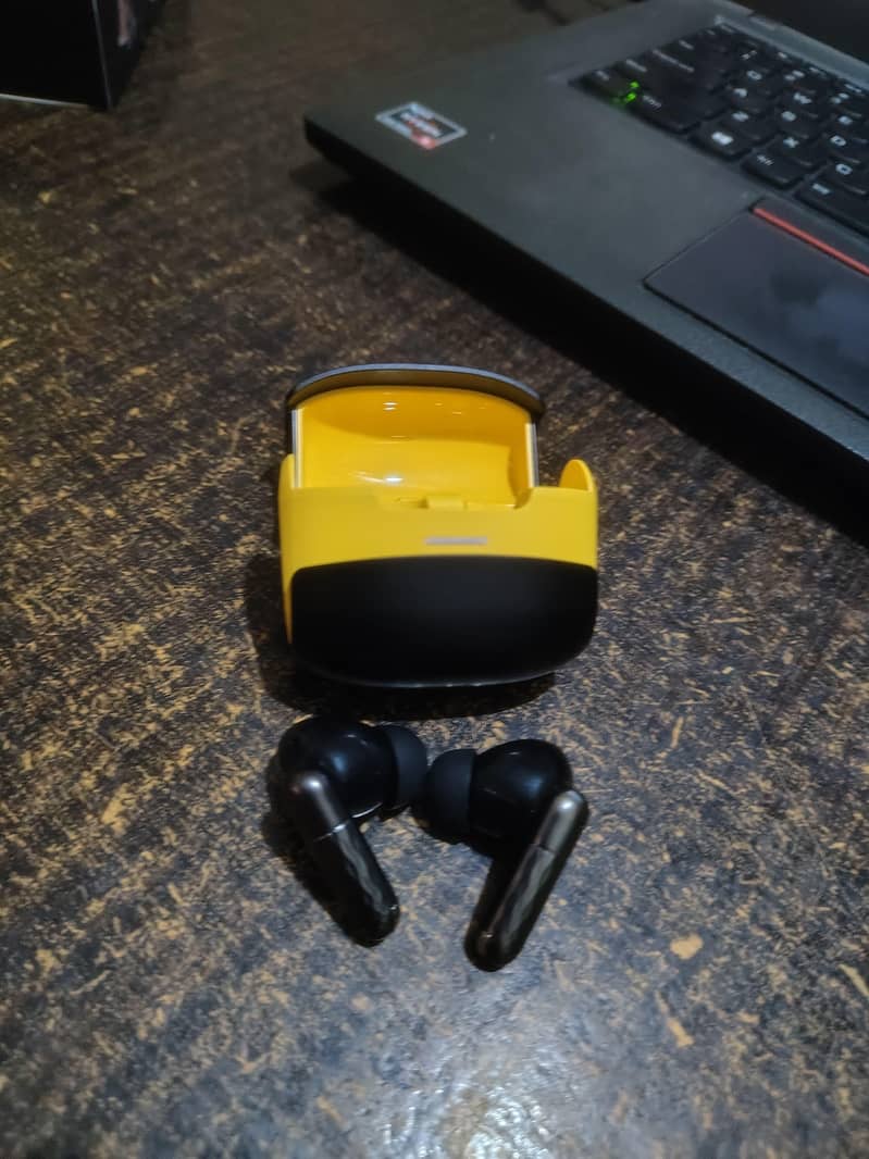 U39 earbuds 0