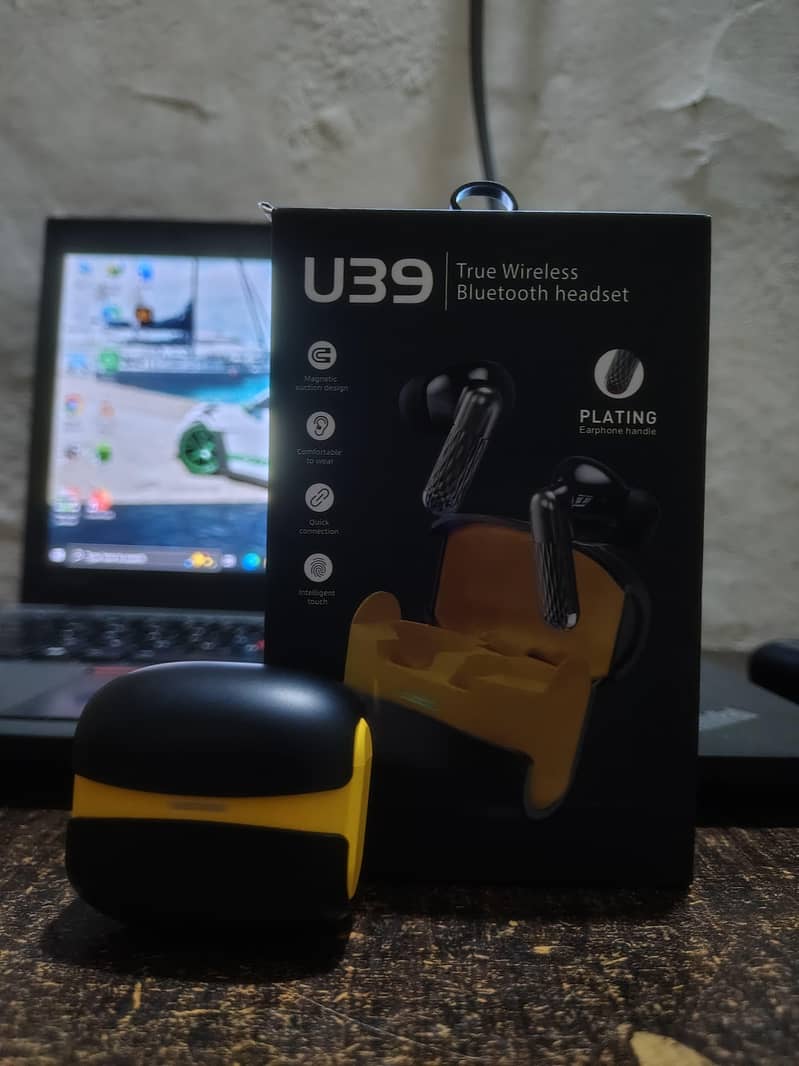U39 earbuds 1
