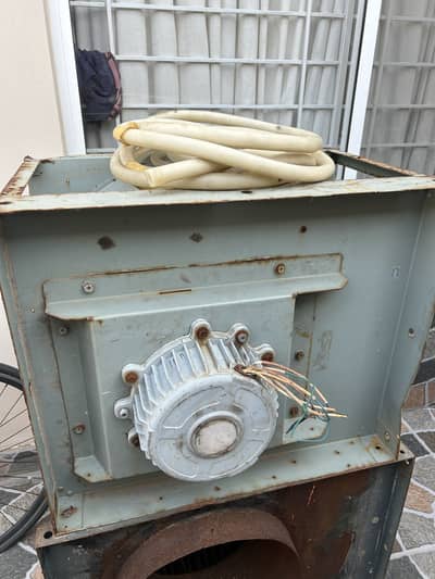 Exhaust Motors
