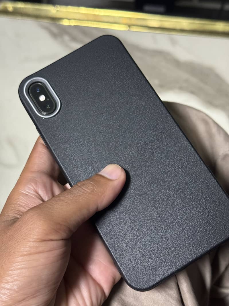 Apple iPhone XS Max 2