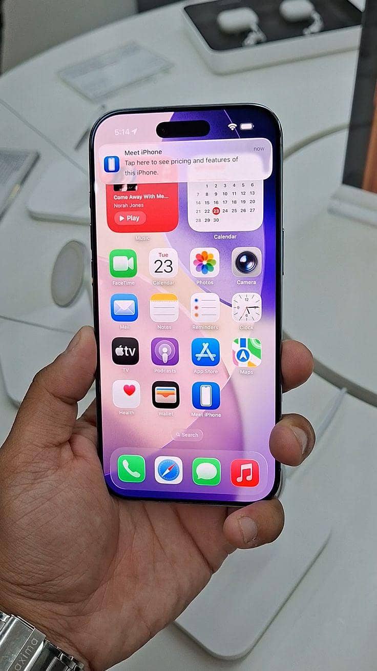Apple iPhone 17 Pro Max 1