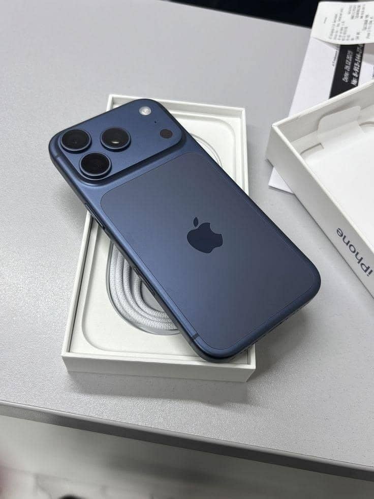 Apple iPhone 17 Pro Max 2