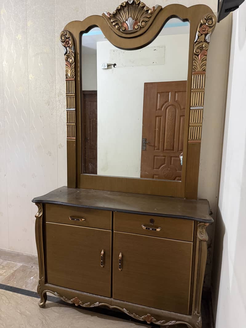 Dressing Table 0